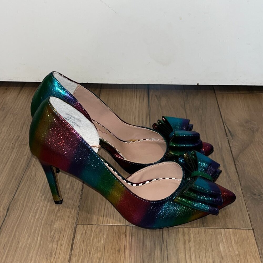 Betsey Johnson Rainbow Bow Heels Pointed Toe Pump Shoes Women’s Size 5.5